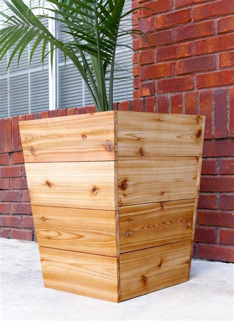 How to build a DIY tapered cedar planter