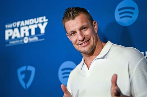 Canadian Bettors Expect Gronk to Hit 'Kick of Destiny'