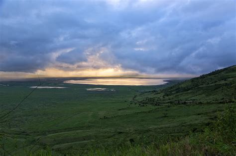 Ngorongoro Crater, Tanzania | Sunrise over Lake Magadi, Ngorongoro ...