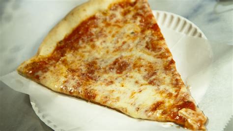 The Biggest Difference Between Neapolitan Pizza And New York Pizza