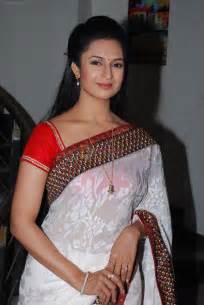 Divyanka Tripathi at Yeh Hai Mohabbatein 300 episodes celebrations in Andheri, Mumbai on 28th ...