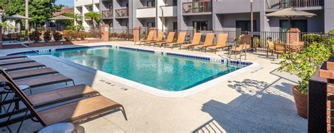 Orlando Hotels with Heated Pools and Fitness Center | Courtyard Orlando ...