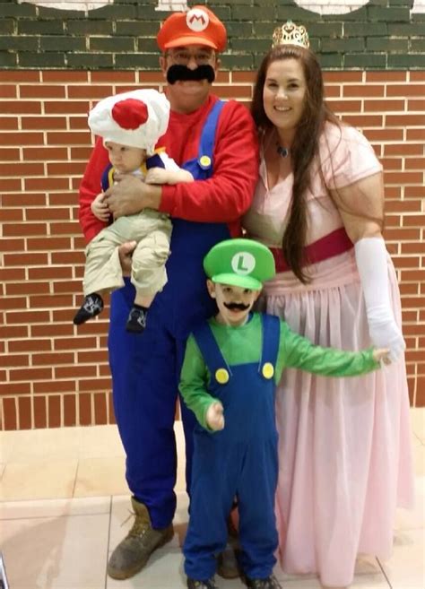 What I Did: Family costume with Mario, Luigi, Princess Peach and Baby ...