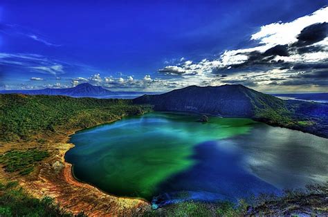 Taal Volcano | Series 'Sleeping Super-Volcanoes Capable of Destroying Whole Regions ...