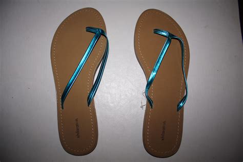 FLIP FLOPS: SANDALS (USED)