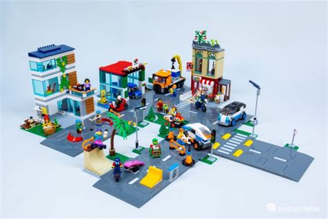 LEGO City 60304 Road Plates: A whole new system for your town [Review ...