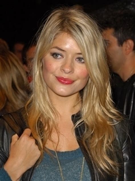 Pictures : Holly Willoughby Hairstyles - Holly Willoughby Tousled ...