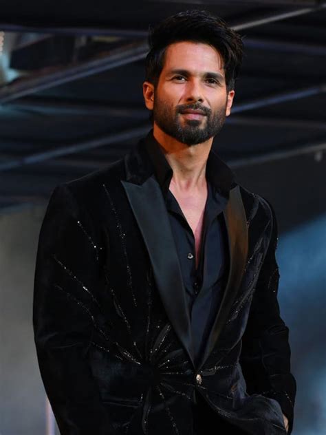 Top ENT News: Shahid Kapoor Announces New Film Deva, Update On ...