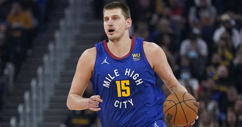 Report: Nuggets' Nikola Jokic Wins 2022 NBA MVP Award over Joel Embiid ...