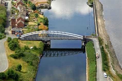 Old Quay Swing Bridge in Astmoor Industrial Estate, GB, United Kingdom ...