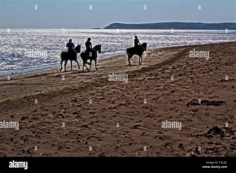 Dungarvan beach sand hi-res stock photography and images - Alamy