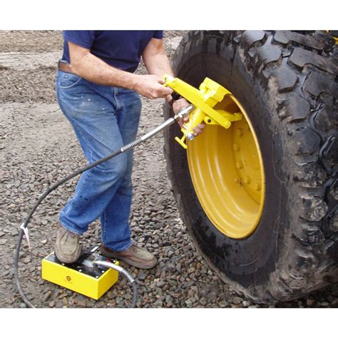 ESCO 10101 Combi Hydraulic Tire Bead Breaker | Tire Supply Network