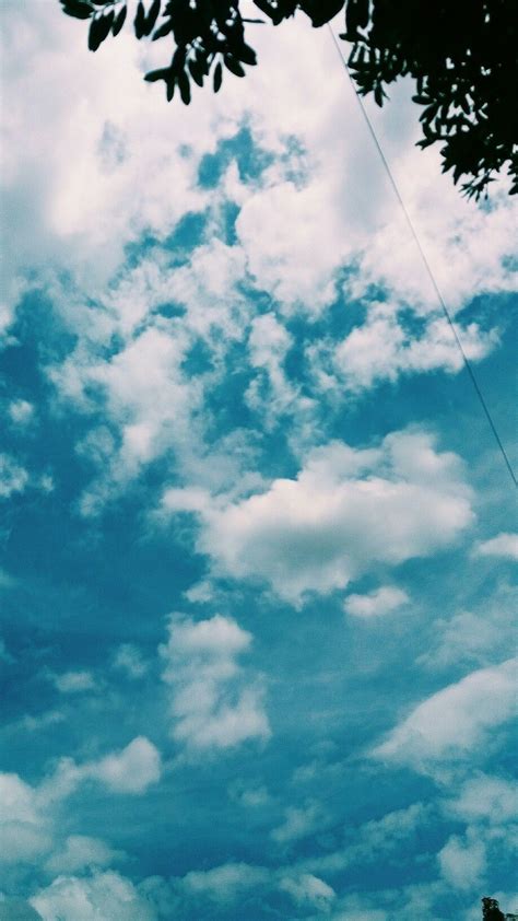 gambar langit wallpaper - Diane Hemmings