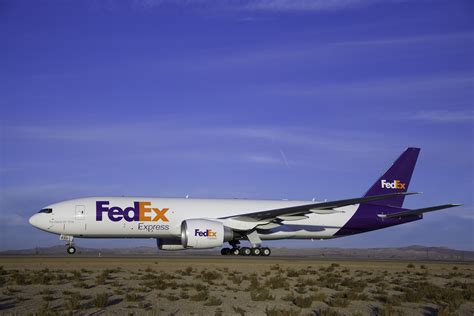 FedEx Express displays solutions at Dubai Airshow 2017 - Construction ...