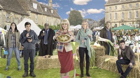 Ashley Jensen talks physical comedy and Agatha Raisin Season Two