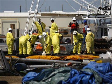 BP says Gulf oil spill cleanup pricetag now at $930 million (with ...