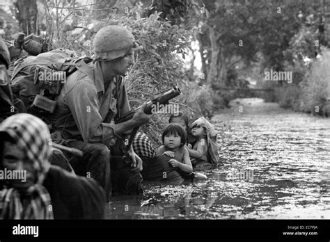 Children vietnam war hi-res stock photography and images - Alamy