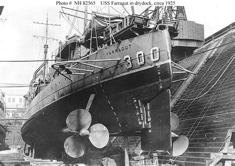 Clemson-class destroyer USS Farragut (DD-300) in drydock, circa 1925 ...