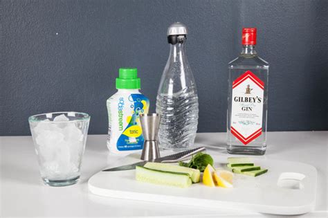 How to make a cucumber gin and tonic