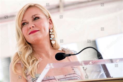 Kirsten Dunst Delivers Her Acceptance Speech Editorial Stock Photo ...