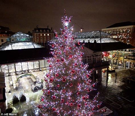 Christmas Tree Covent Garden Market Large Christmas Tree, London Christmas, Garden Christmas ...