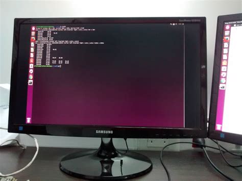 Dual monitor resolution is ok, but display is stretched in ubuntu 15.10 ...