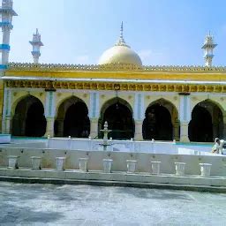 Tomb of Mughal Emperor Aurangzeb Alamgir - Historical landmark - Khuldabad - Maharashtra | Yappe.in