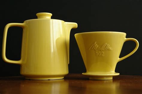 Vintage YELLOW MELITTA 4 CUPS PORCELAIN DRIP COFFEE MAKER & #102 BASKET ...