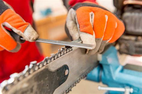 How to Sharpen a Chainsaw with a Dremel in The Correct Way