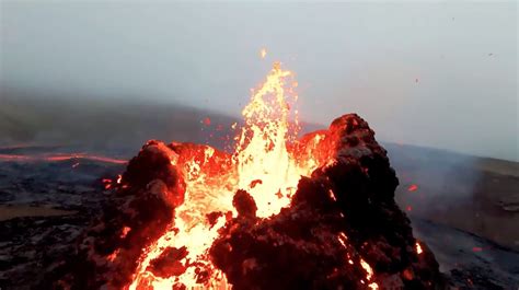 Incredible Drone Footage of Iceland’s Brand New Volcano | Unofficial Networks