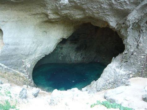 Fontaine de Vaucluse (spring)