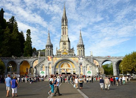 Le pape confie les grands sanctuaires au Conseil pontifical pour la ...