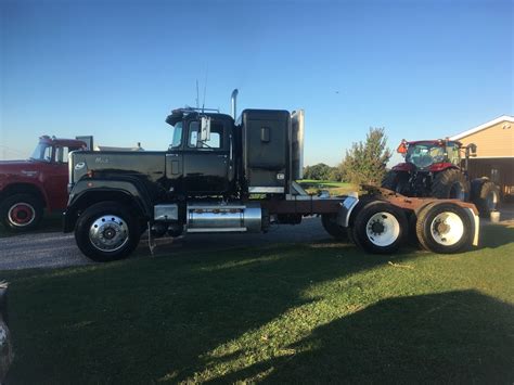 Superliner V8 - Trucks for Sale - BigMackTrucks.com