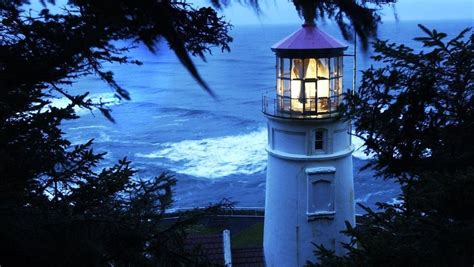 Visit and climb inside these 9 Oregon Coast lighthouses. Here's how ...