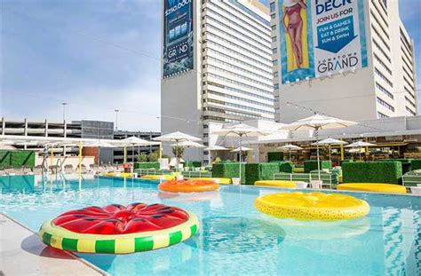 Downtown Grand Pool | Cabanas & Daybeds | Hours & Photos | Las Vegas