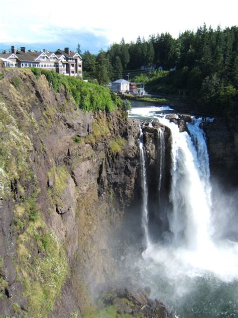 Snoqualmie Falls Park, Washington - The {Happy} Travel Bug