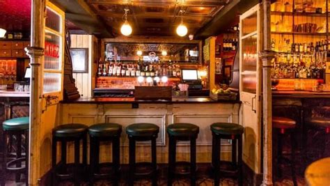 12 Best Pubs in Ennis (For Pints, Food + Music 2024)