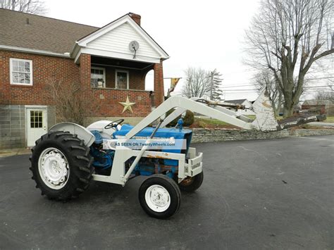 Ford 4000 Tractor & Loader - Gas