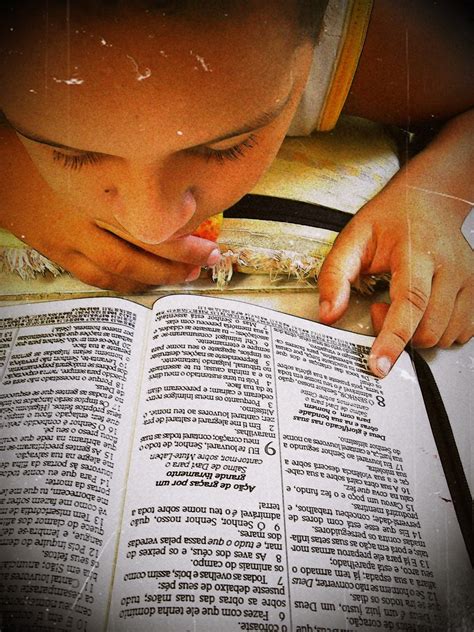 boy reading the Bible | imagenscristas.blogspot.com/ | Flickr