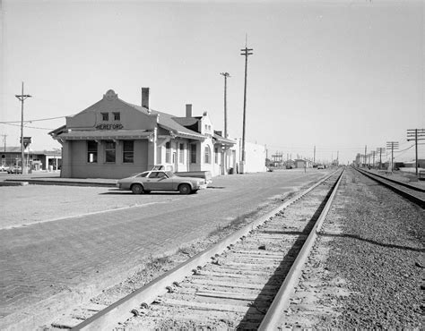 [Santa Fe Railroad Depot] - The Portal to Texas History