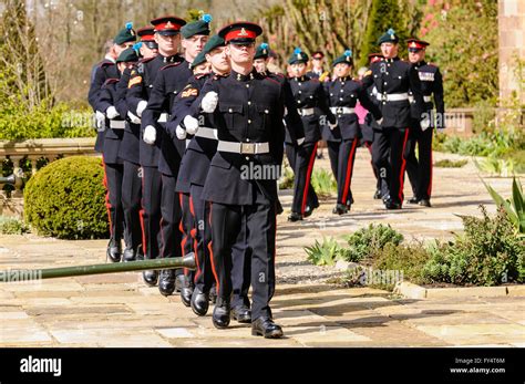 Army drill sergeant hi-res stock photography and images - Alamy