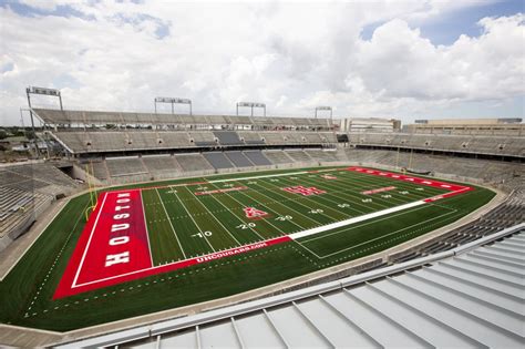 Texas college football stadiums that serve alcohol