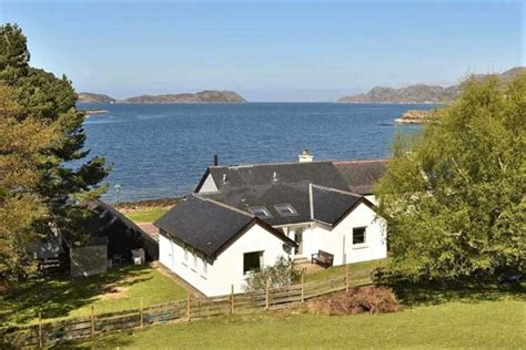 Scotland Sea View Cottages: 26 Cottages with Great Views [2024]