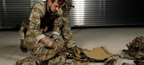 Master the Art: Knives on Army Uniform - Placement Made Optimal