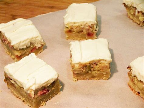 Moveable Feasts: Rhubarb Custard Bars