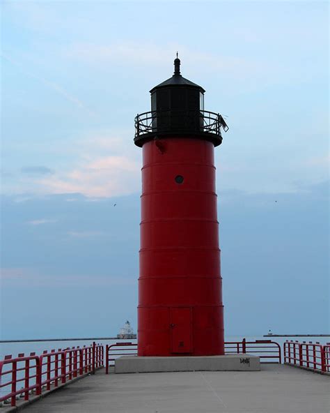 Milwaukee Pierhead Lighthouse Photograph by George Jones