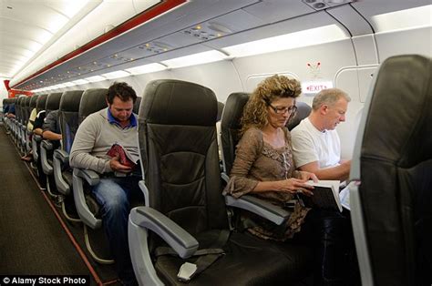 Airlines charge more for a window or aisle seat | Daily Mail Online