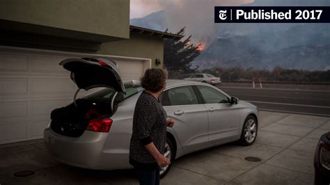 Fleeing the California Wildfires: What to Take and When to Evacuate - The New York Times