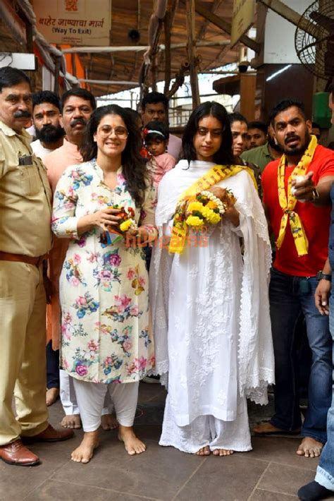 Photos Kajol and daughter Nysa Devgan snapped at Siddhivinayak temple ...