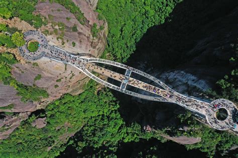 Ruyi Bridge in Taizhou, Zhejiang, China | Check Out the Bending Ruyi Bridge in China | POPSUGAR ...